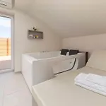 S Center Πανσιόν