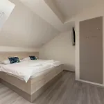 S Center Πανσιόν